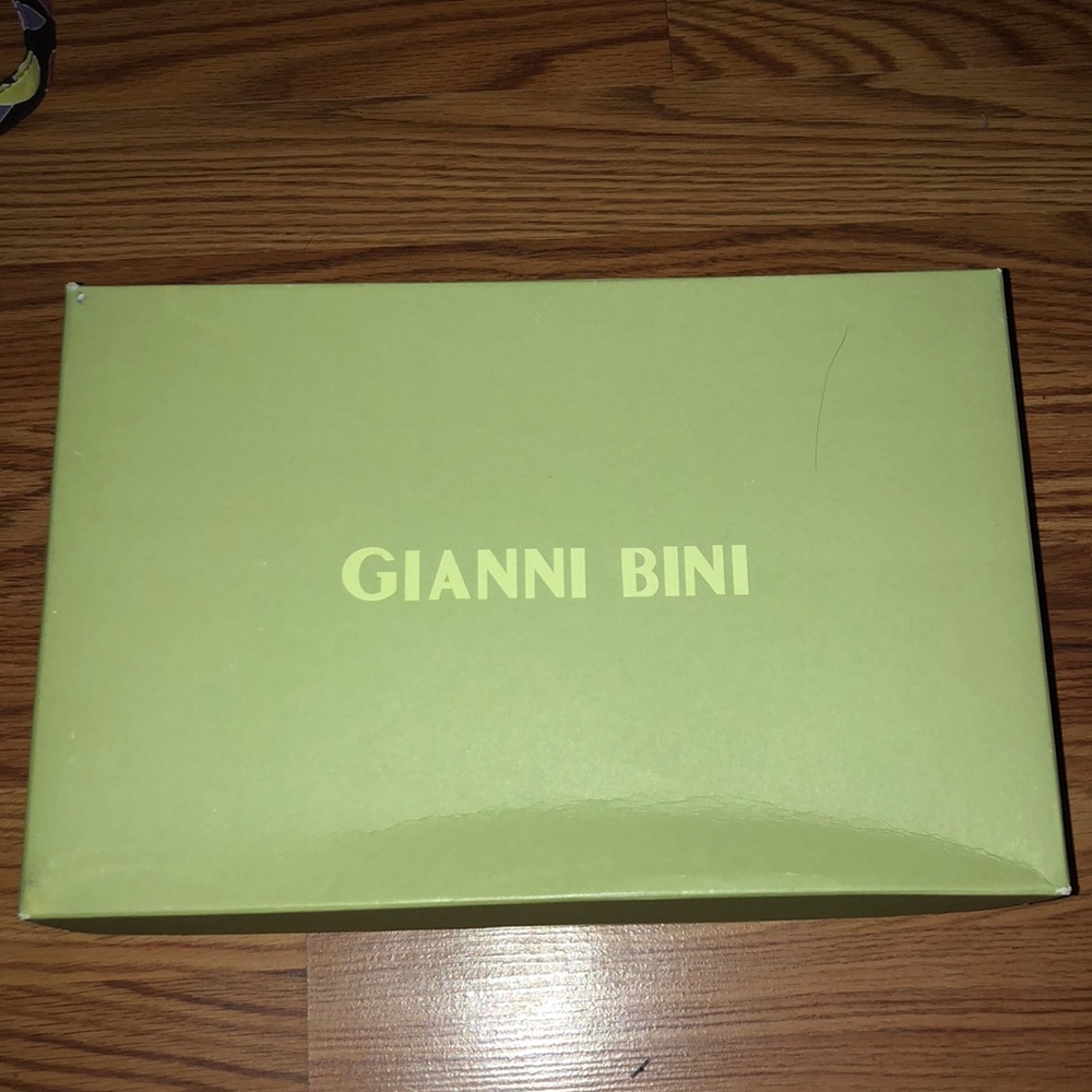 Gianni Bini Red Heels!